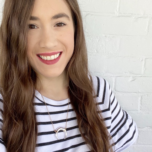 🆑 "Kinsey" Necklace || Silver & Gold Horn Pendant - Picture 10 of 16